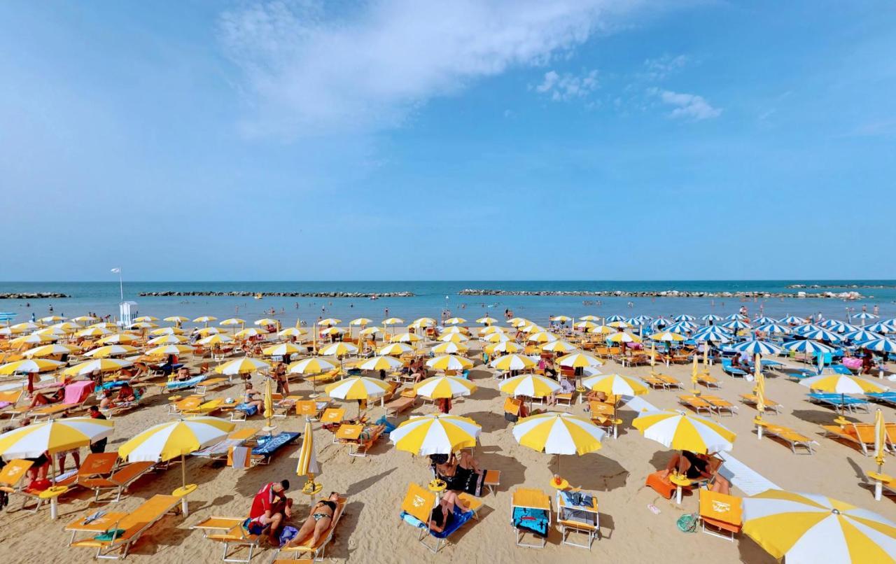 Bell Suite Hotel Bellaria-Igea Marina Buitenkant foto